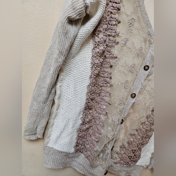 BKE Women’s Cream Crochet Textured Lace Knit Button Up Sheer Cardigan Sweater M - Picture 4 of 10